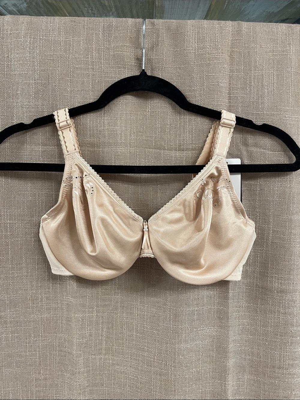 Wacoal Satin Full-Cup Bra in Nude